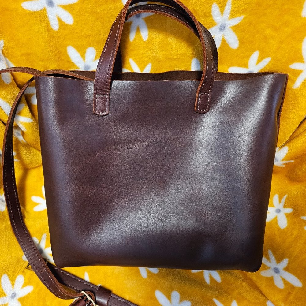 Portland Leather Medium Crossbody Tote -Cognac